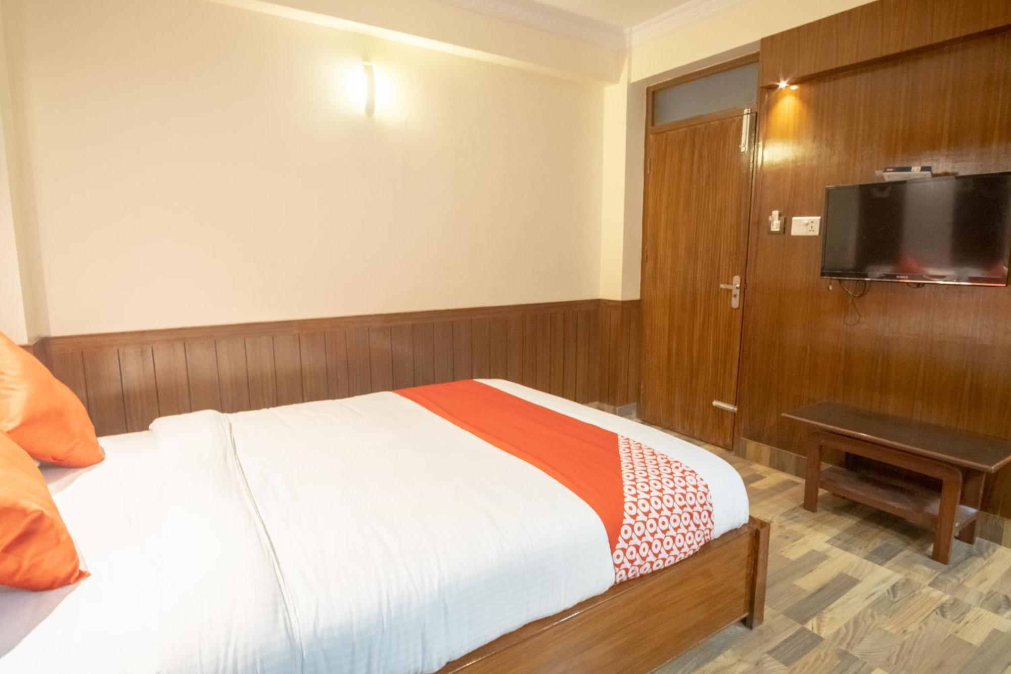 OYO 304 Hotel Manama Balaju Bagian luar foto