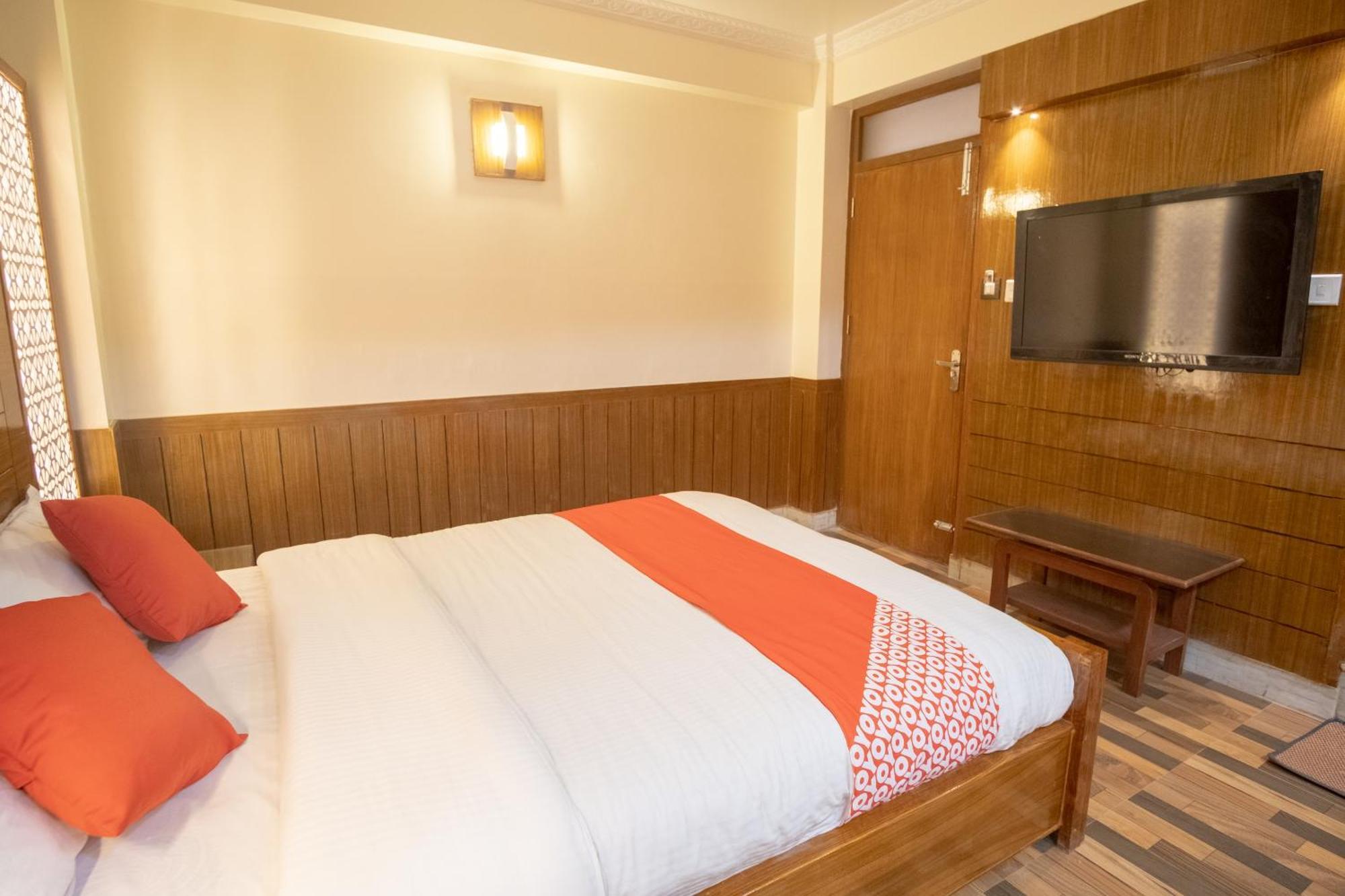 OYO 304 Hotel Manama Balaju Bagian luar foto