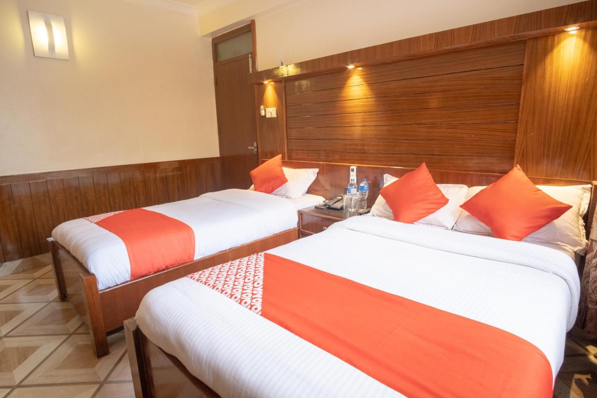 OYO 304 Hotel Manama Balaju Bagian luar foto