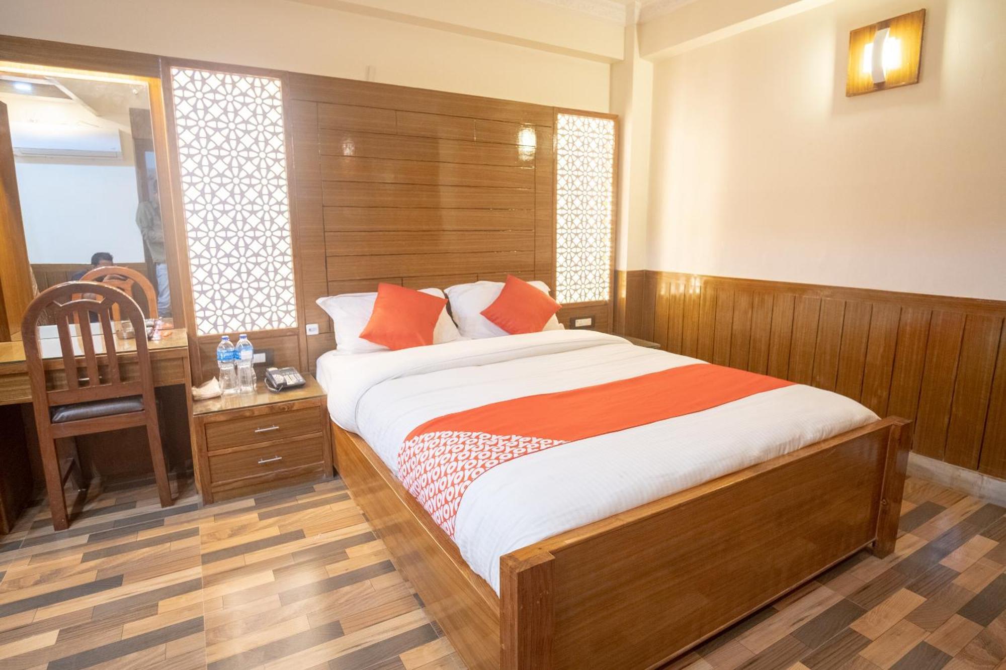 OYO 304 Hotel Manama Balaju Bagian luar foto