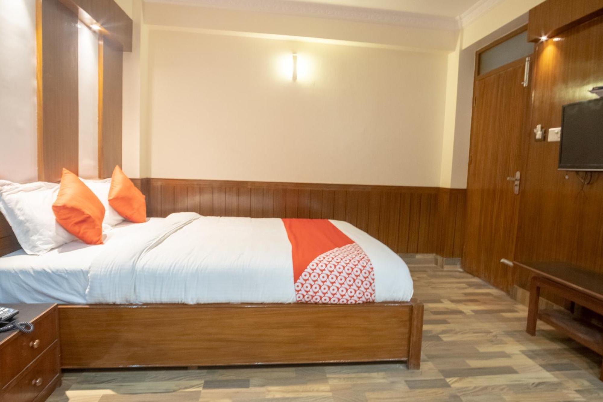OYO 304 Hotel Manama Balaju Bagian luar foto