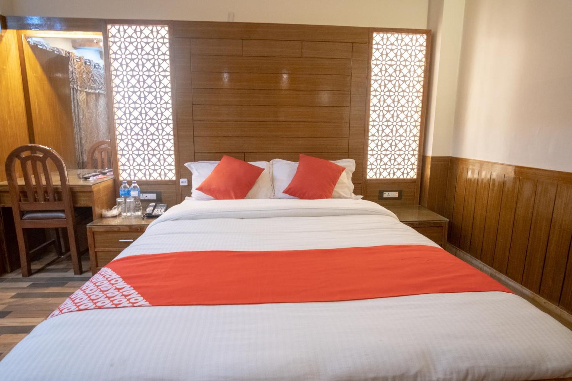 OYO 304 Hotel Manama Balaju Bagian luar foto